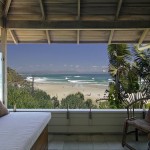 casa de madera en la playa