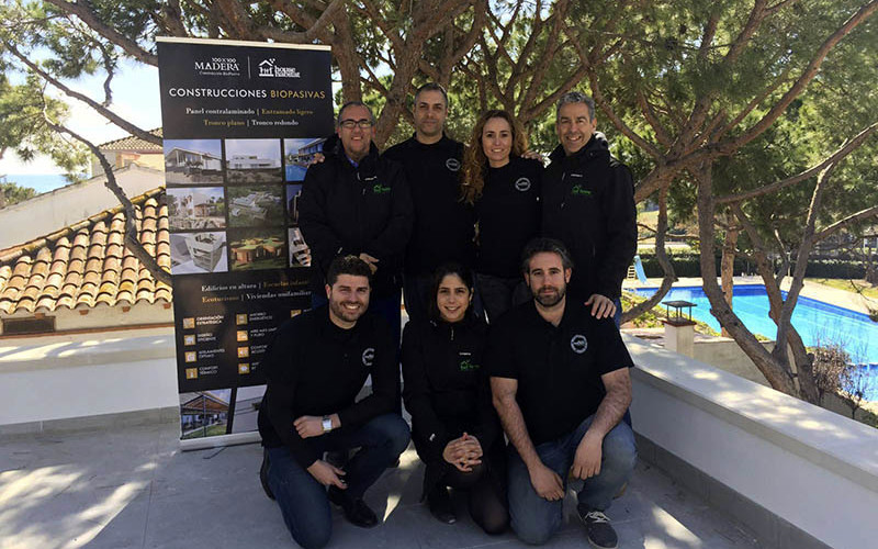 Foto equipo House Habitat 100x100madera